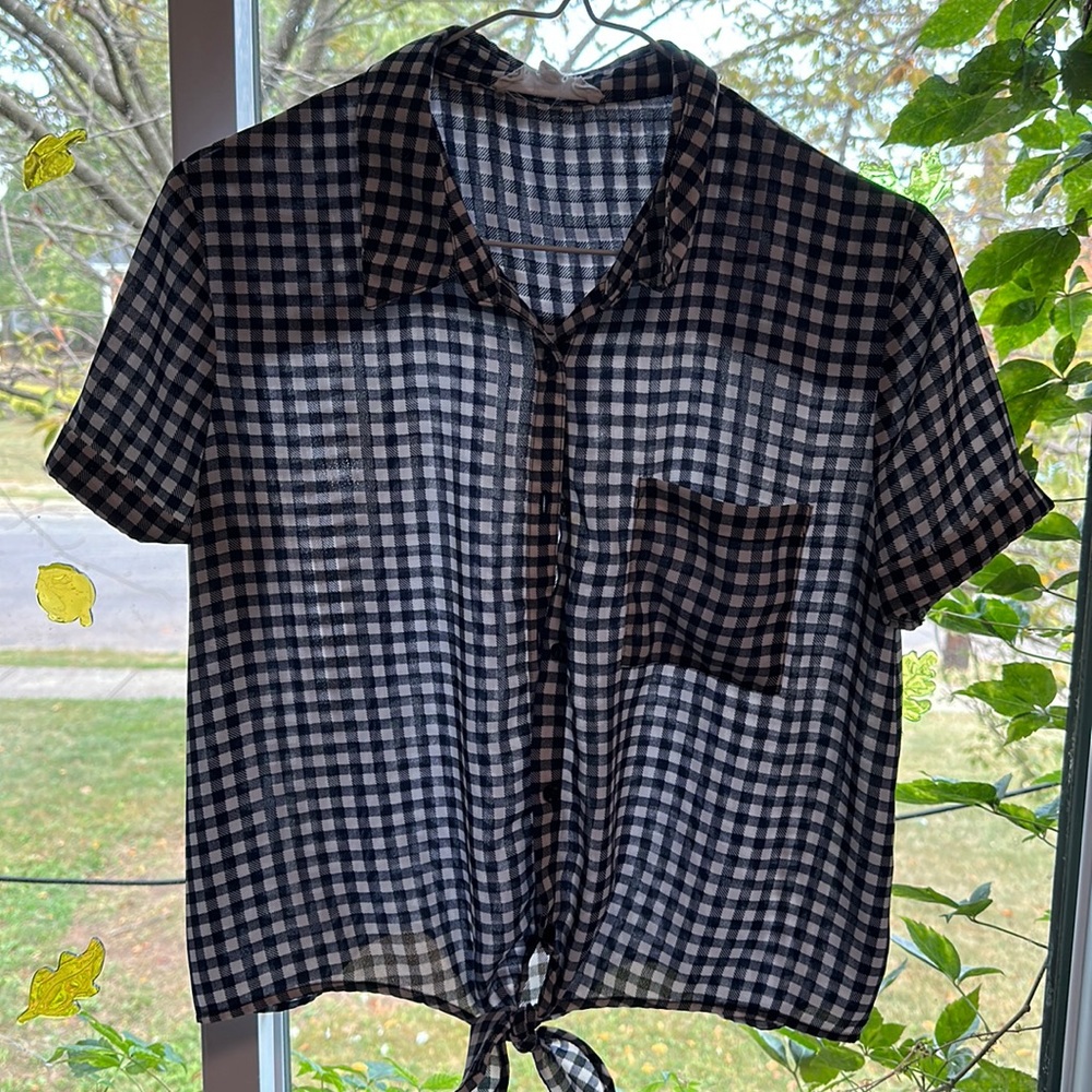 Hippie Rose, Botton down cropped shirt!